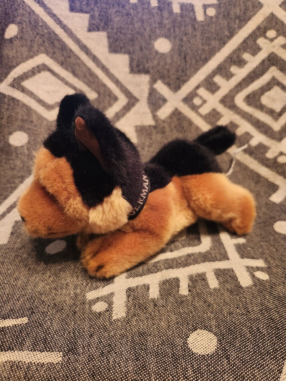Russ Berrie 7" Realistic Purebred German Shepherd Stuffed Dog Plush